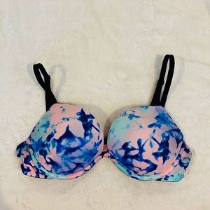 VS PINK Sz 36B Super Push-up Bra